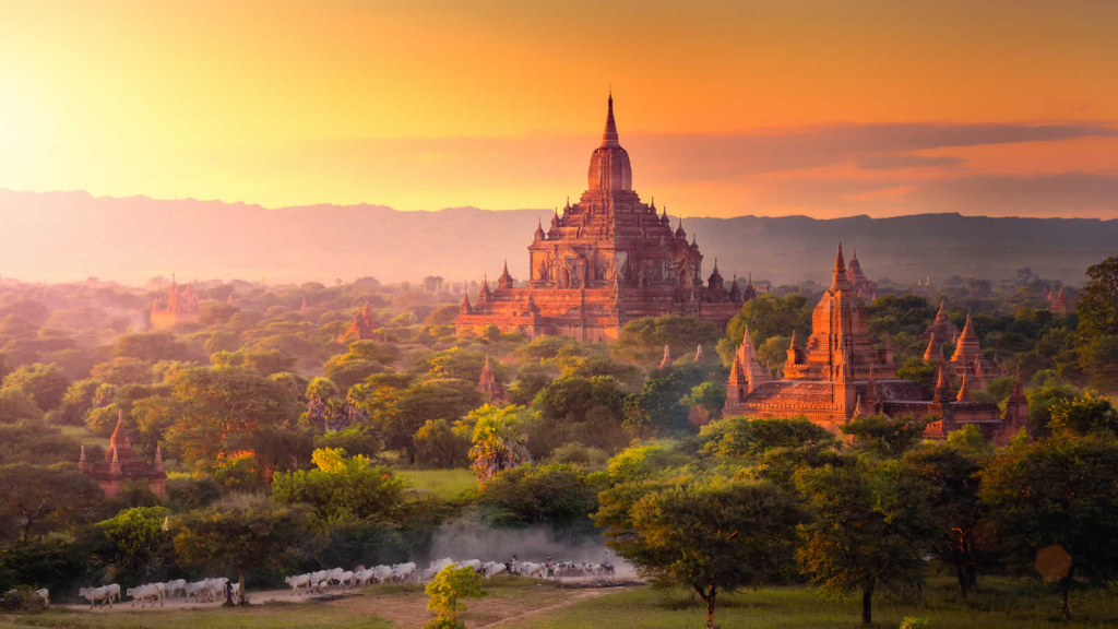 Wisata Religi 2025: Data Booming & Tren Gen Z Spiritual